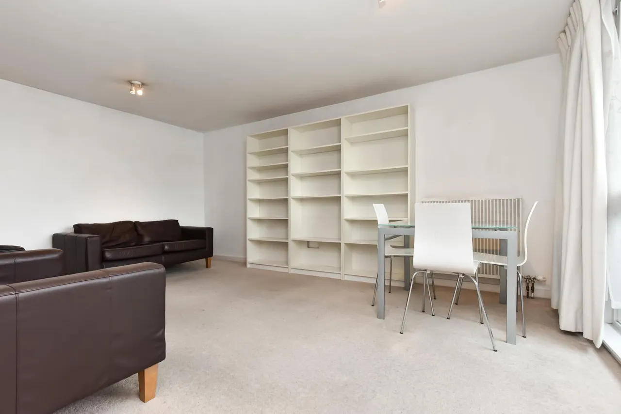 Vauxhall Bridge Road, London, SW1V, photo 5