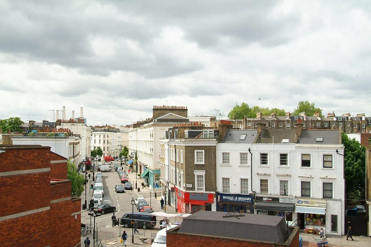 Vauxhall Bridge Road, London, SW1V, photo 7