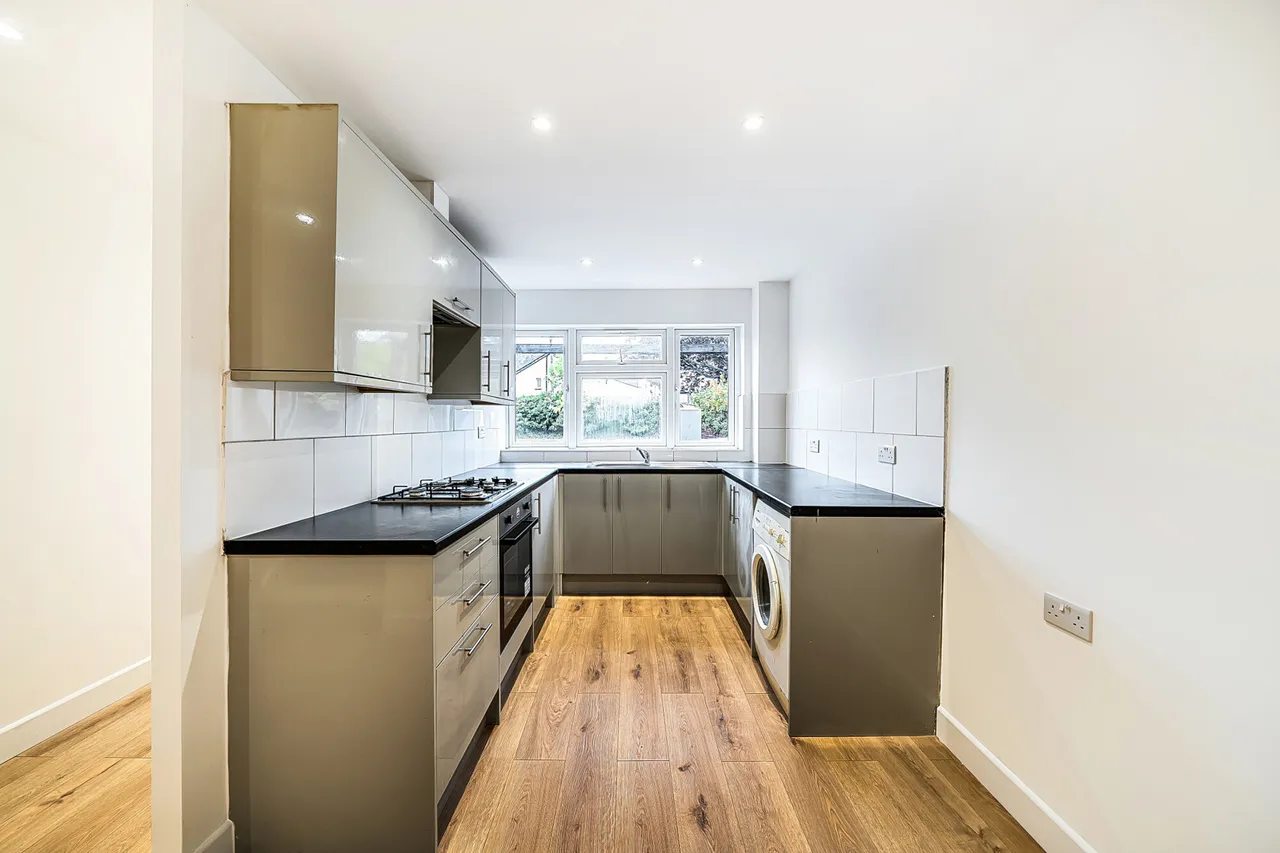 Whitehall Road, Uxbridge, UB8, photo 2