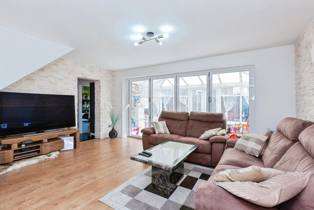 Pinewood Close, Leicester, LE4, photo 2