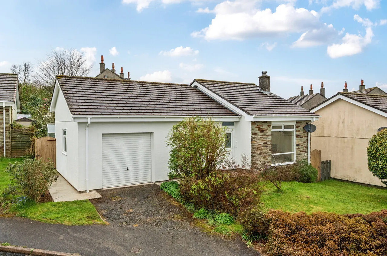 2 bed property for sale — Gwelmeneth Park, St. Cleer, Liskeard, Cornwall, PL14