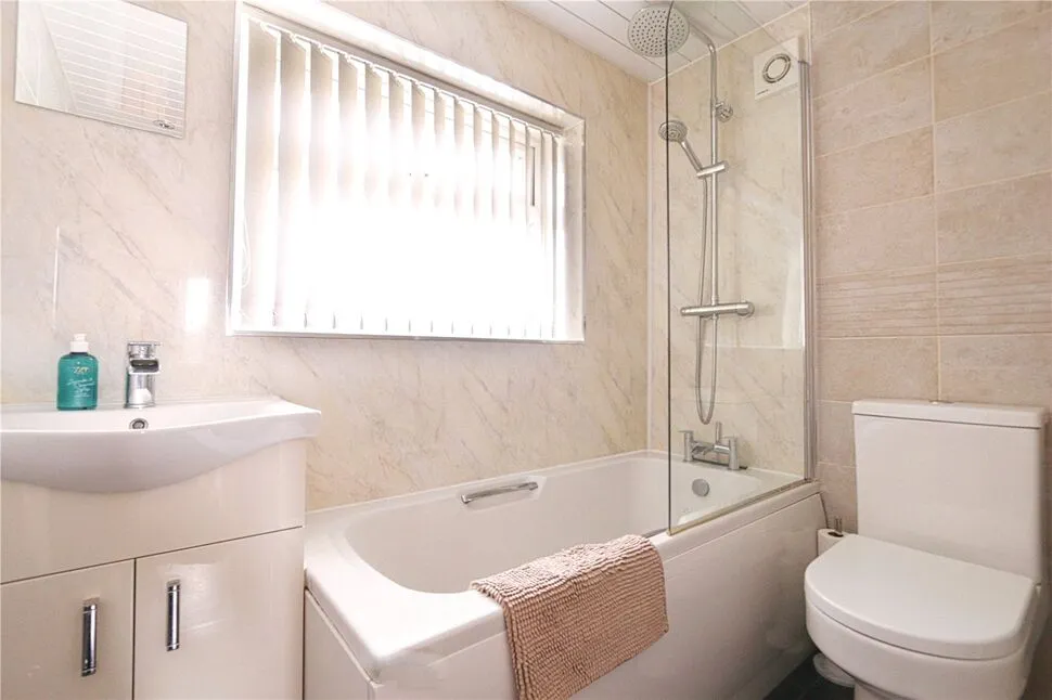 Warren Close, Denton, Greater Manchester, M34, photo 10
