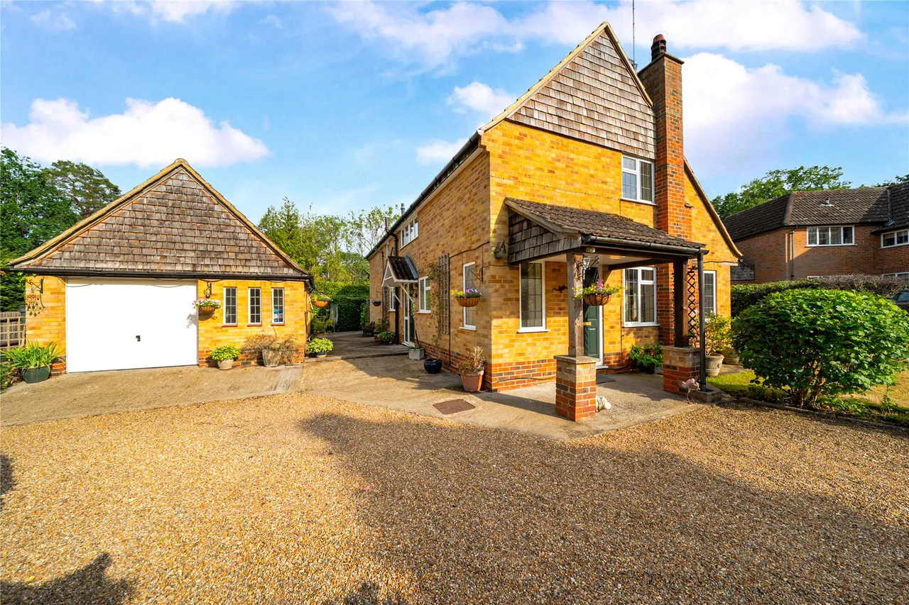 Woodstock, West Clandon, GU4, photo 16