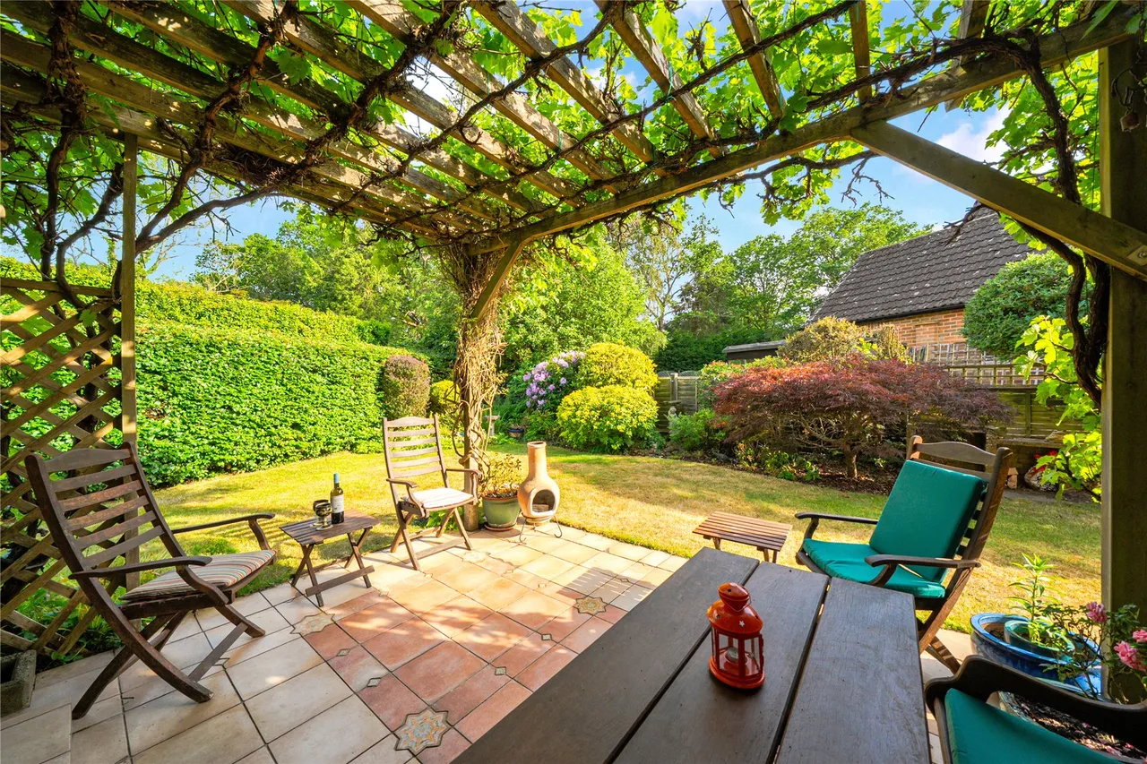 Woodstock, West Clandon, GU4, photo 3
