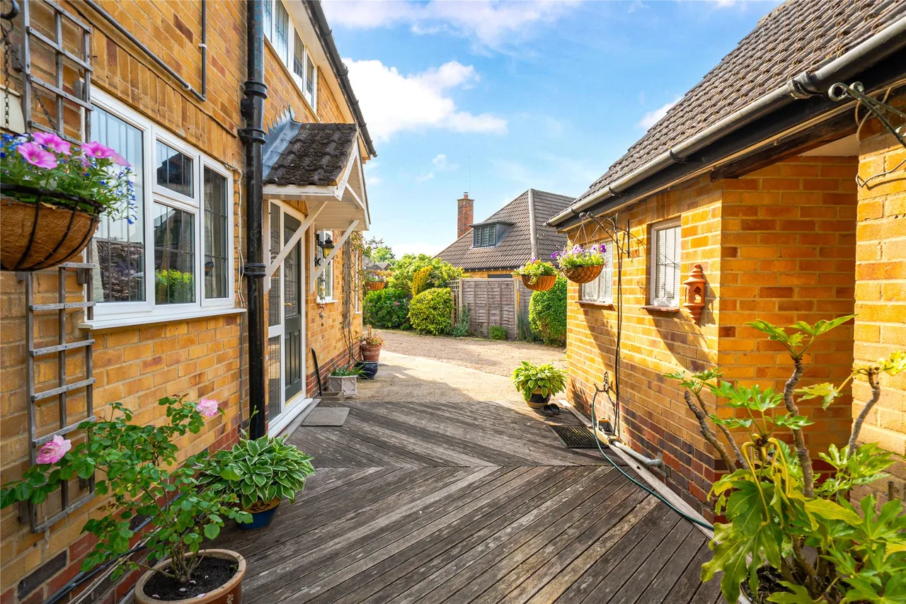 Woodstock, West Clandon, GU4, photo 15