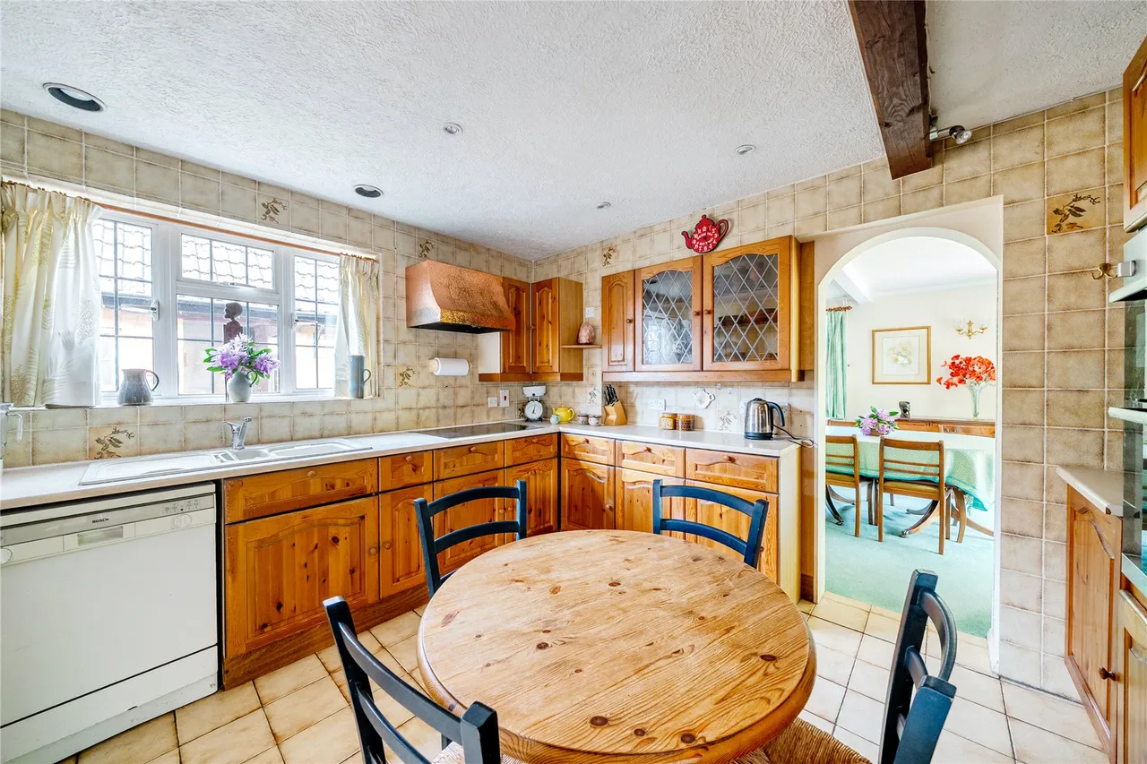 Woodstock, West Clandon, GU4, photo 2