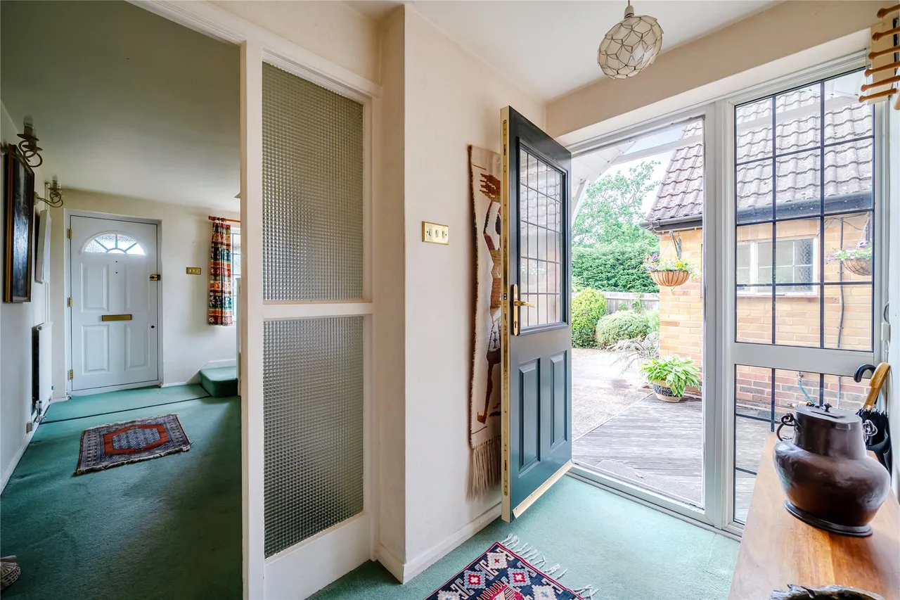 Woodstock, West Clandon, GU4, photo 13