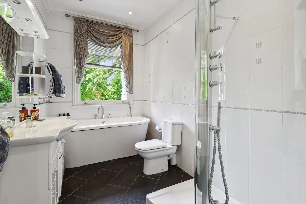 Woburn Hill, Addlestone, KT15, photo 16