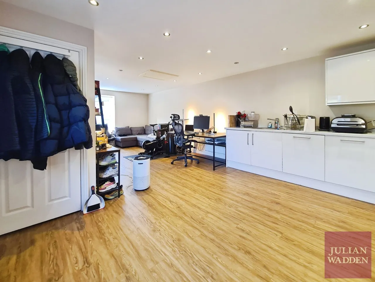 Wood Street, Glossop, SK13, photo 5