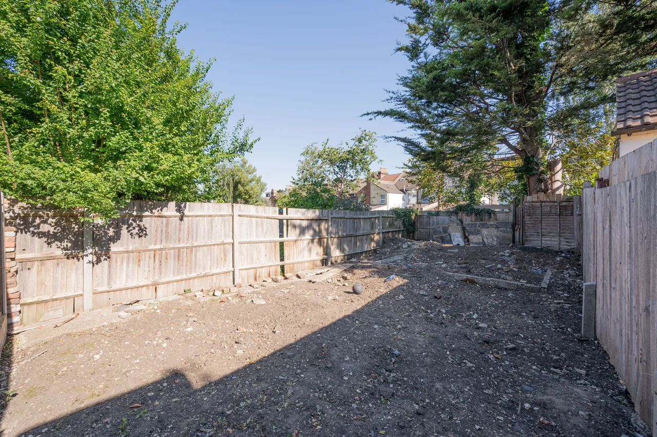 London, SE25, photo 18