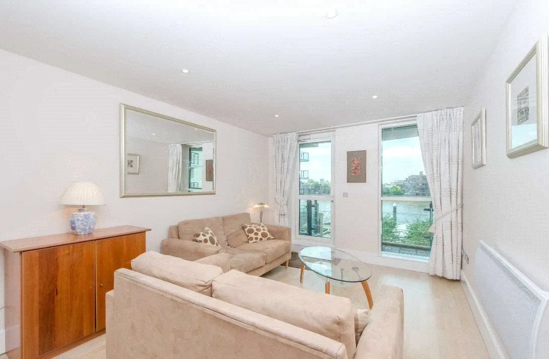 2 bed flat for sale, St. George Wharf, London, SW8