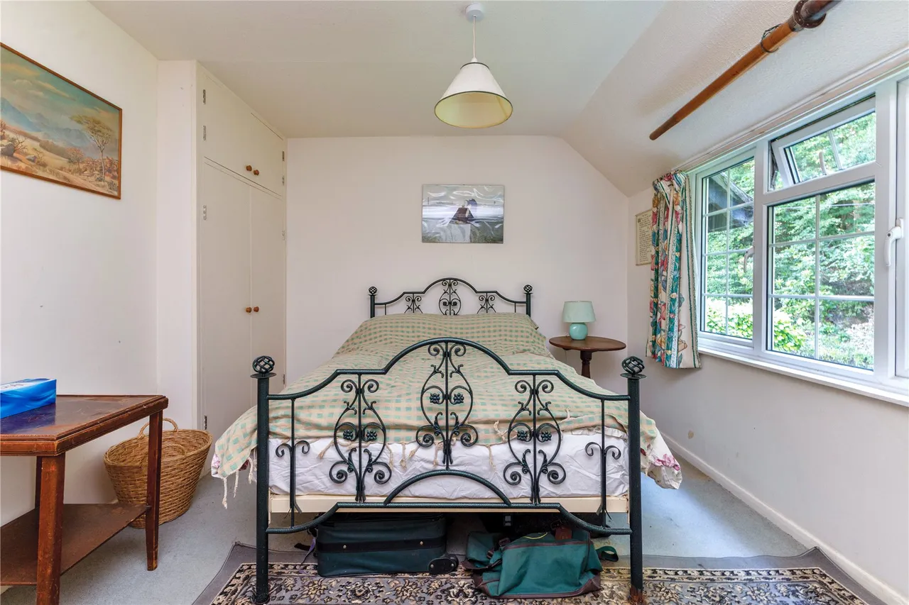 Whitmore Vale Road, Grayshott, GU26, photo 18