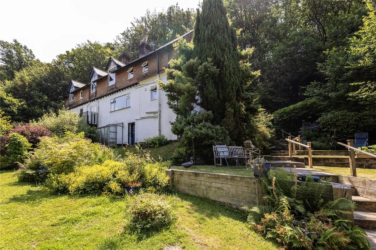 Whitmore Vale Road, Grayshott, GU26, photo 27