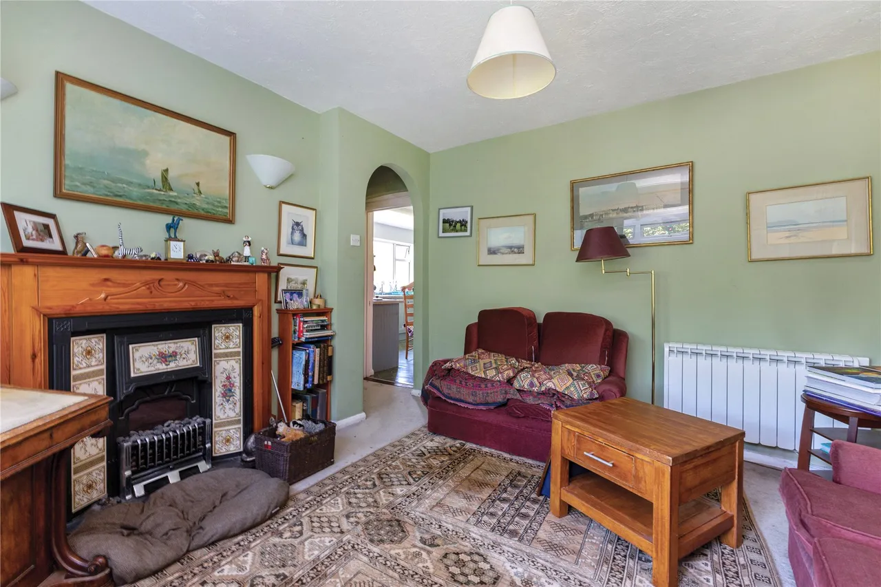 Whitmore Vale Road, Grayshott, GU26, photo 19