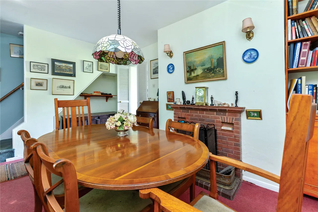 Whitmore Vale Road, Grayshott, GU26, photo 9