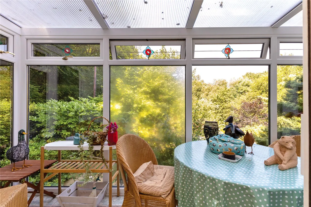 Whitmore Vale Road, Grayshott, GU26, photo 22