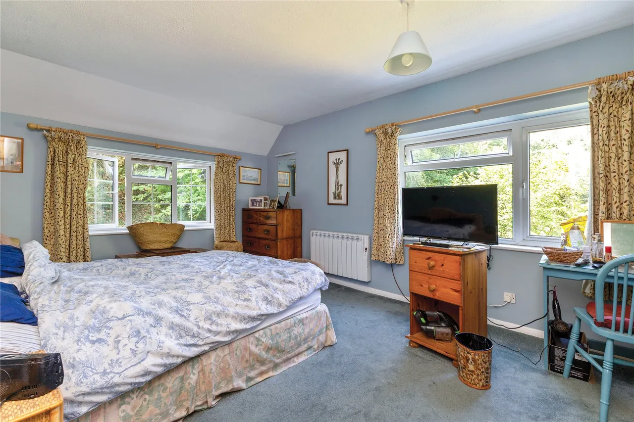 Whitmore Vale Road, Grayshott, GU26, photo 15