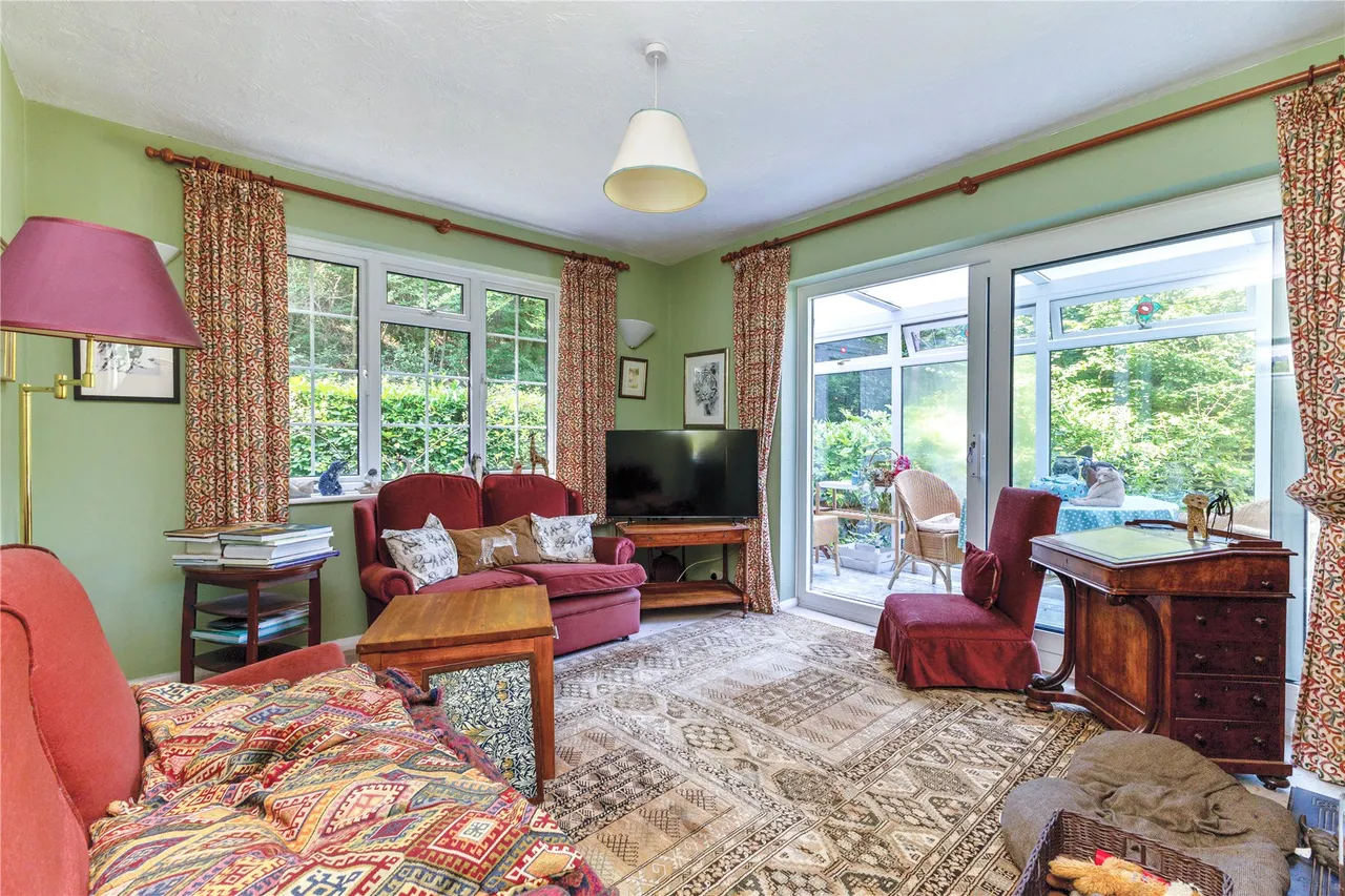Whitmore Vale Road, Grayshott, GU26, photo 6