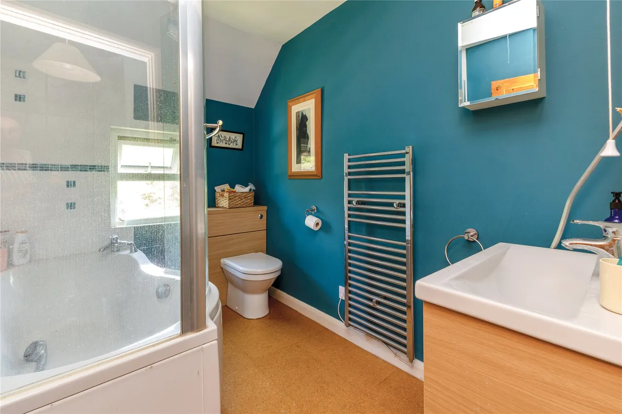 Whitmore Vale Road, Grayshott, GU26, photo 16