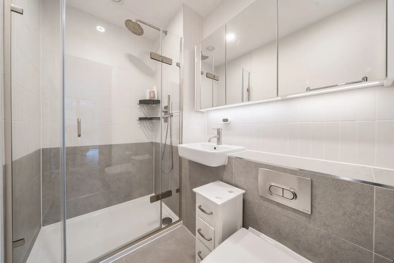 Middle Road, Hanwell, W7, photo 14
