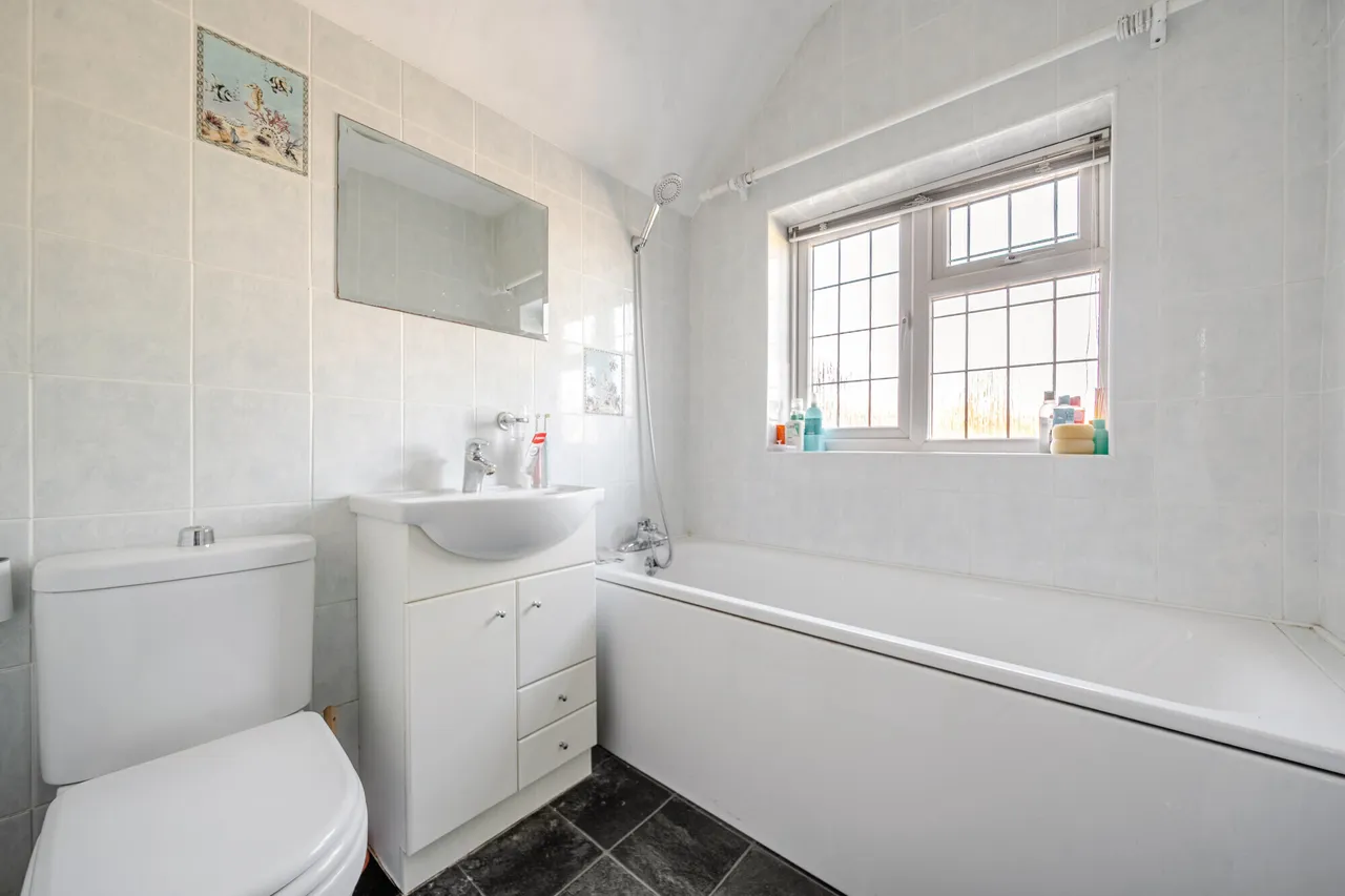 High Street, Prestwood, HP16, photo 16