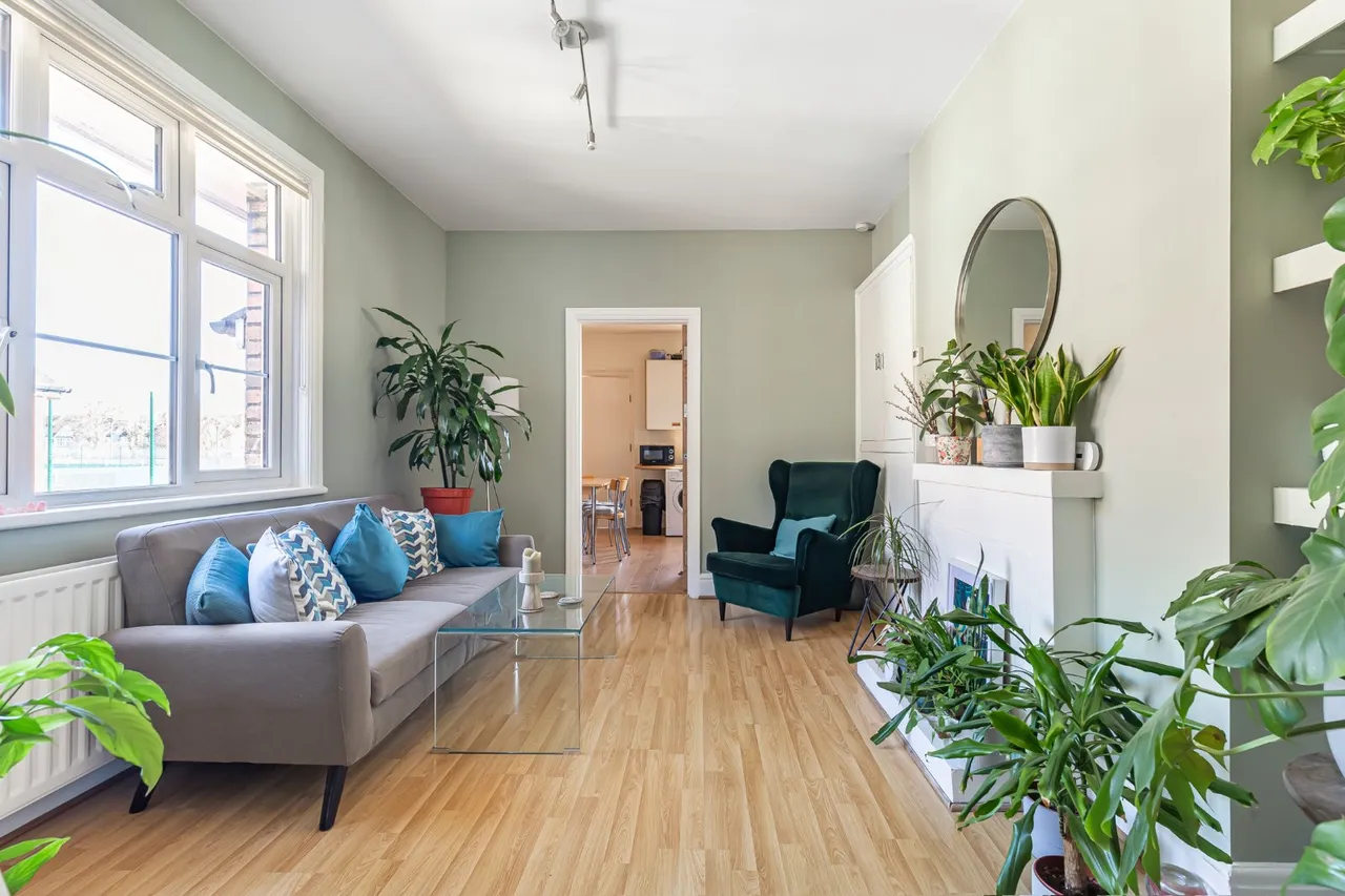 4 bed flat for sale, Strickland Row, Earlsfield, SW18