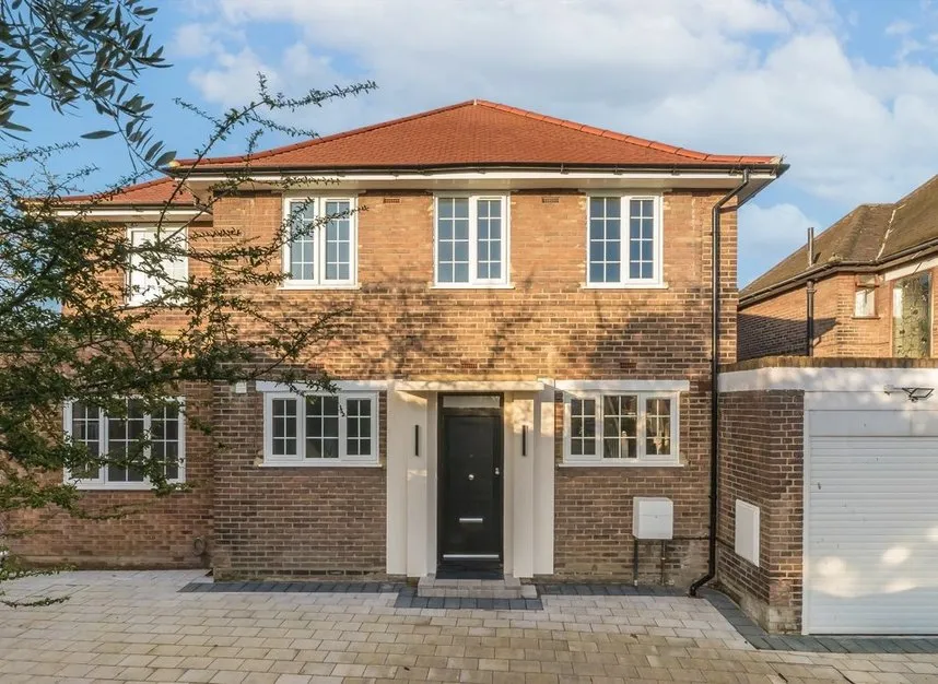 5 bed house to rent — East Close, Ealing, W5
