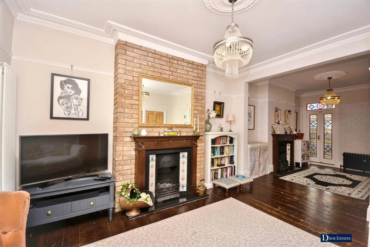 Heath Park Road, Heath Park, RM2, photo 2