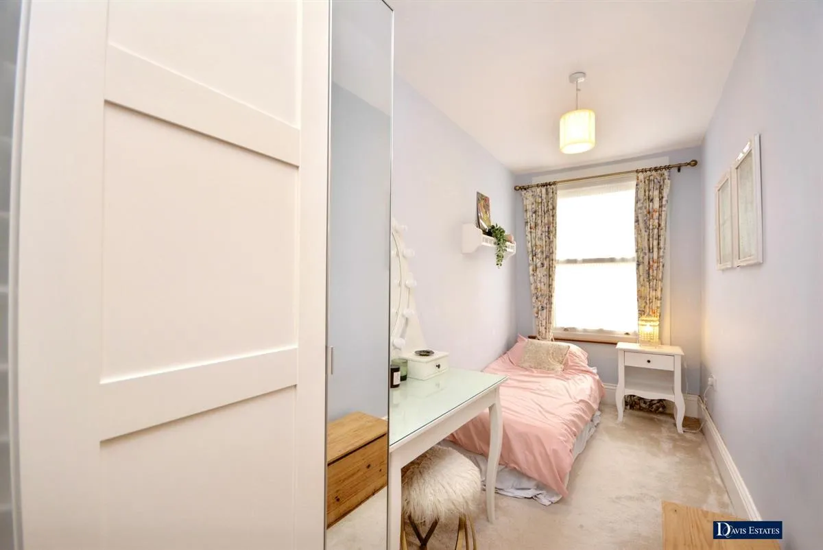 Heath Park Road, Heath Park, RM2, photo 18