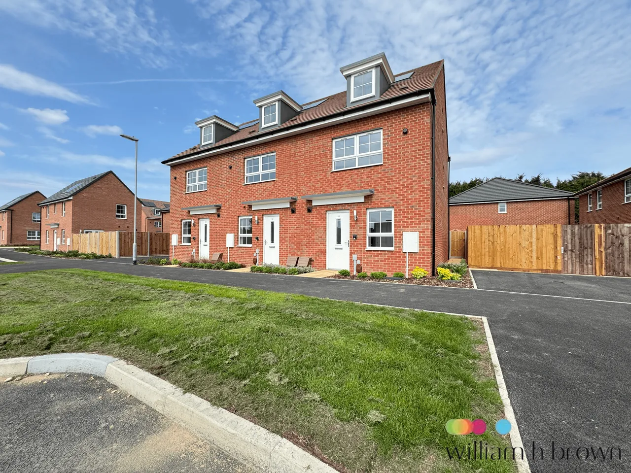 3 bed house to rent — Keyberde Close, Rackheath, Norwich