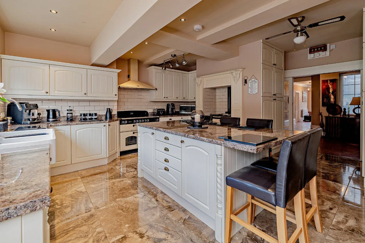 Y Felinheli, Gwynedd, LL56 4JX, photo 6