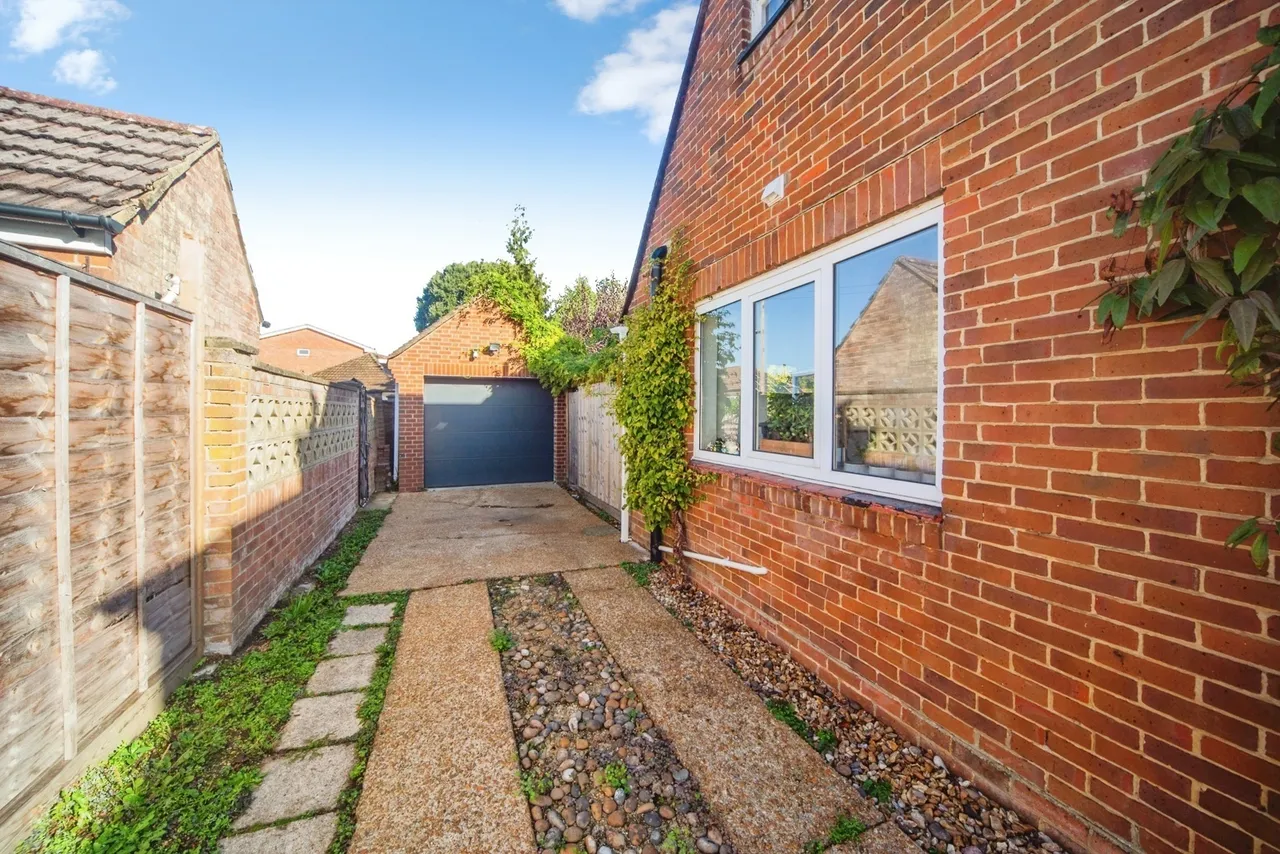 Burgess Road, Southampton, SO16, photo 23
