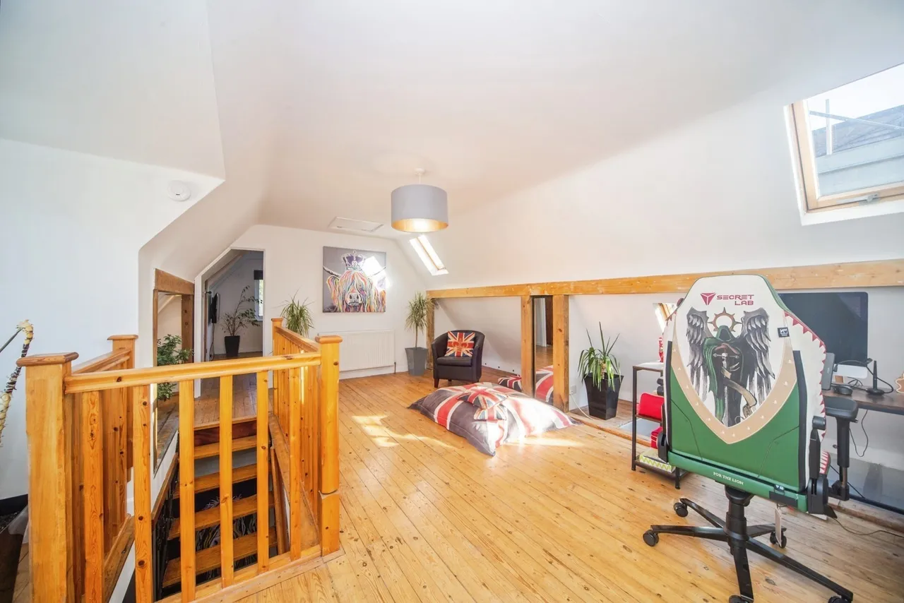 Burgess Road, Southampton, SO16, photo 15