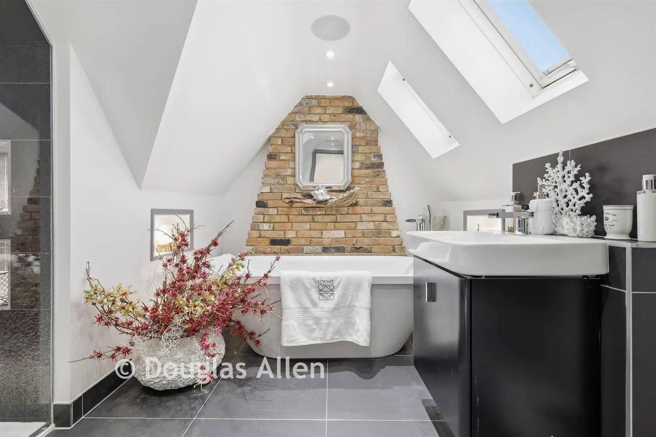 Mill Street, Hastingwood, CM17, photo 7