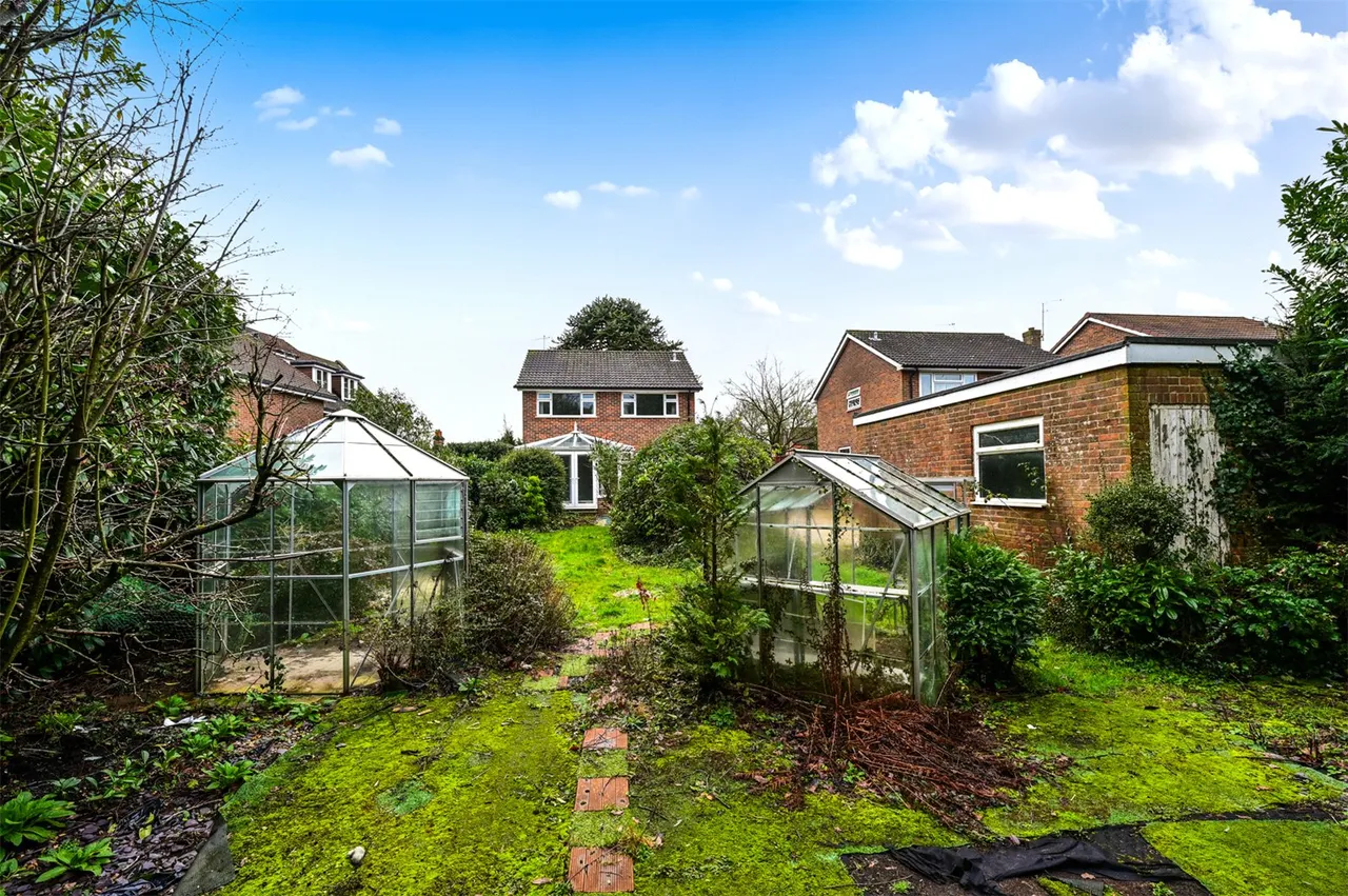 Aldershot Road, Church Crookham, Fleet, Hampshire, GU52 8JY, photo 4
