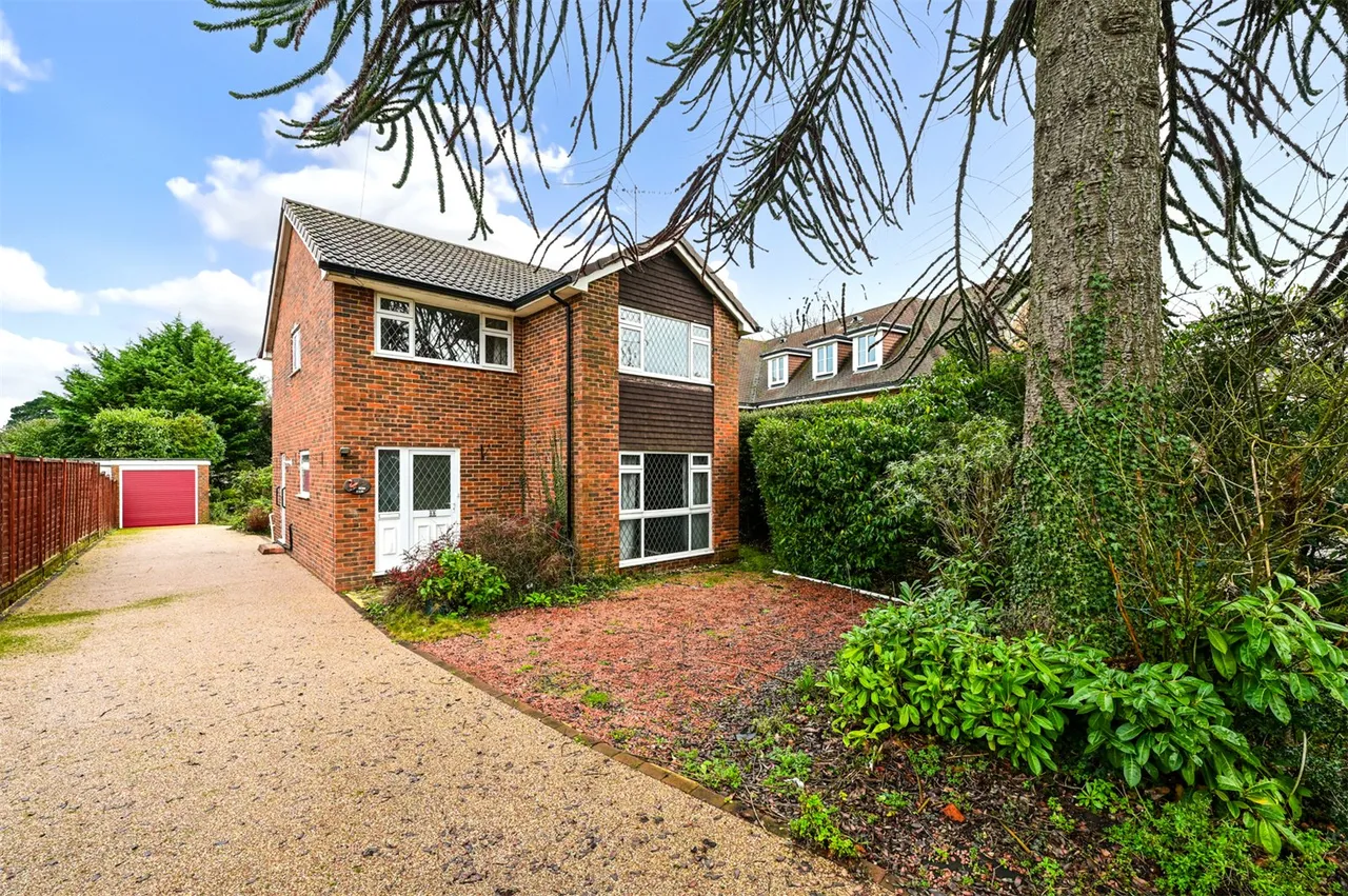 Aldershot Road, Church Crookham, Fleet, Hampshire, GU52 8JY, photo 15