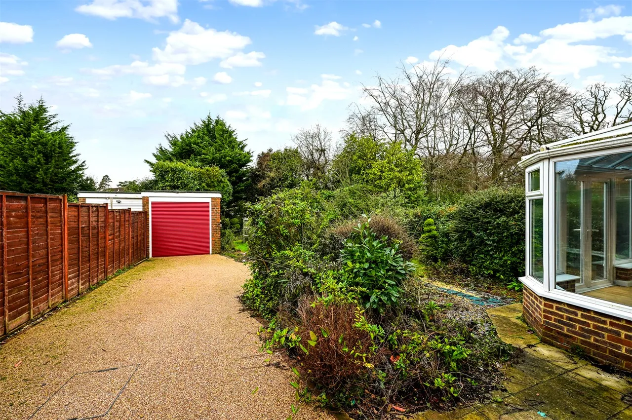 Aldershot Road, Church Crookham, Fleet, Hampshire, GU52 8JY, photo 14