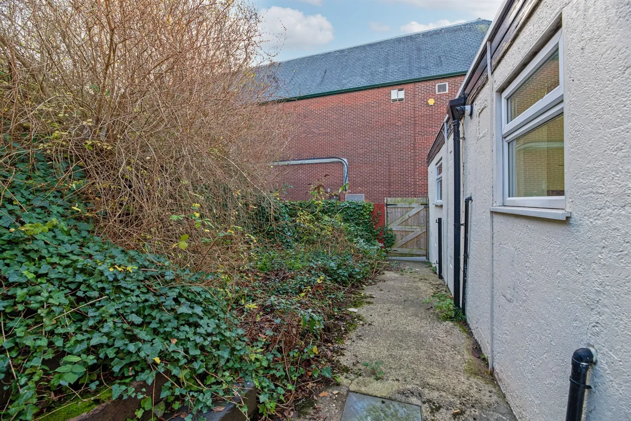 High Street, Frodsham, photo 16