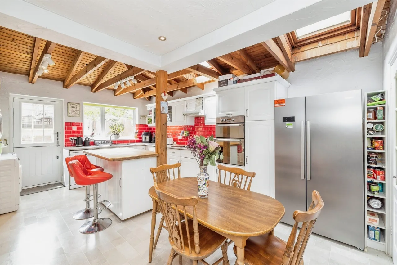Ashfield Avenue, Bushey, WD23, photo 24