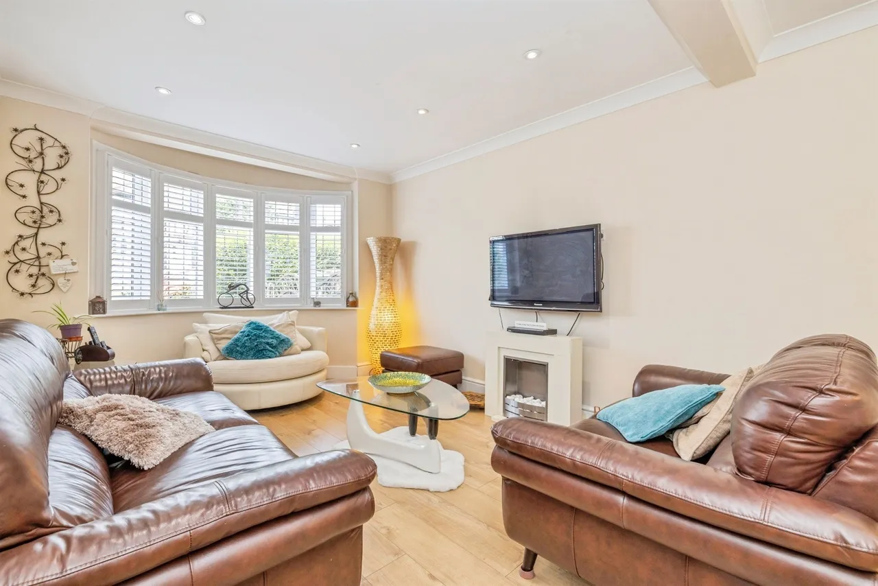 Ashfield Avenue, Bushey, WD23, photo 20