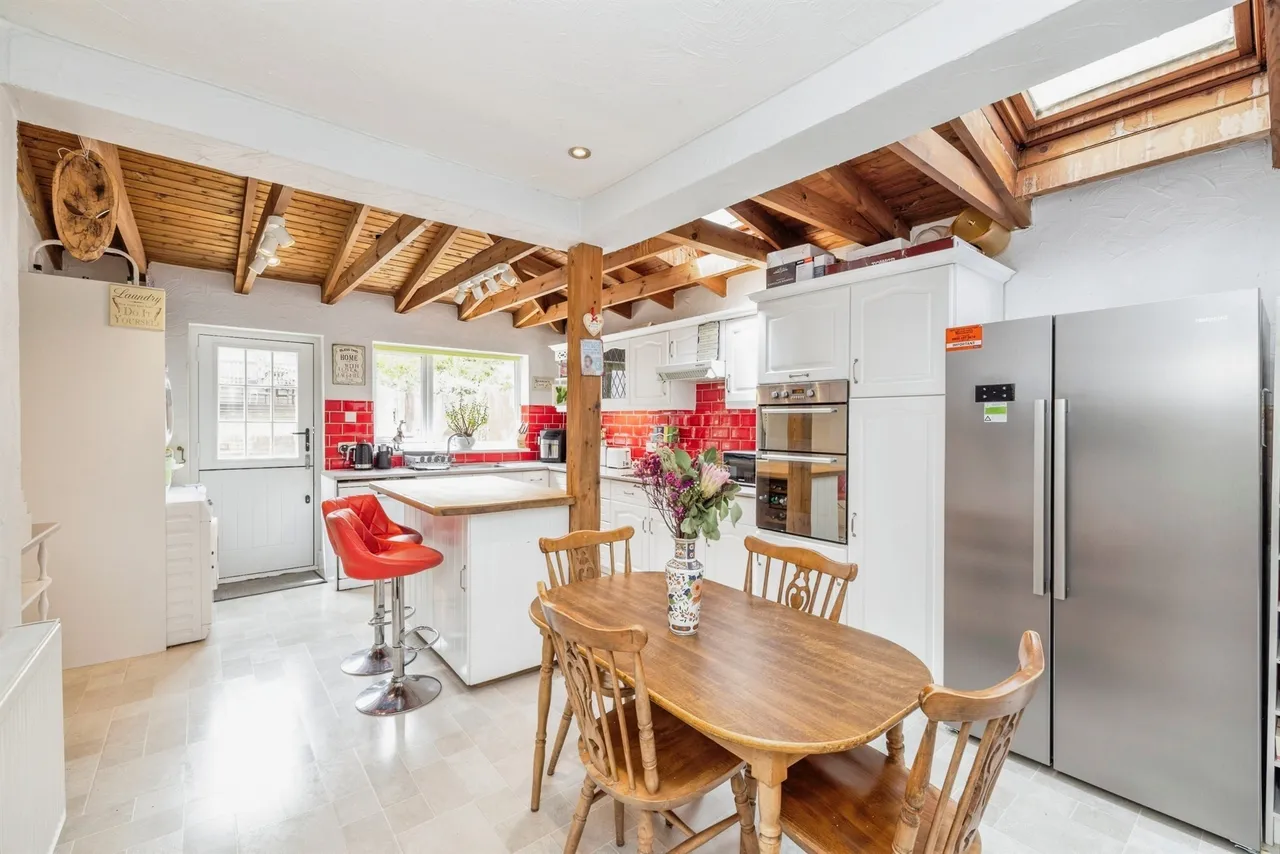Ashfield Avenue, Bushey, WD23, photo 15