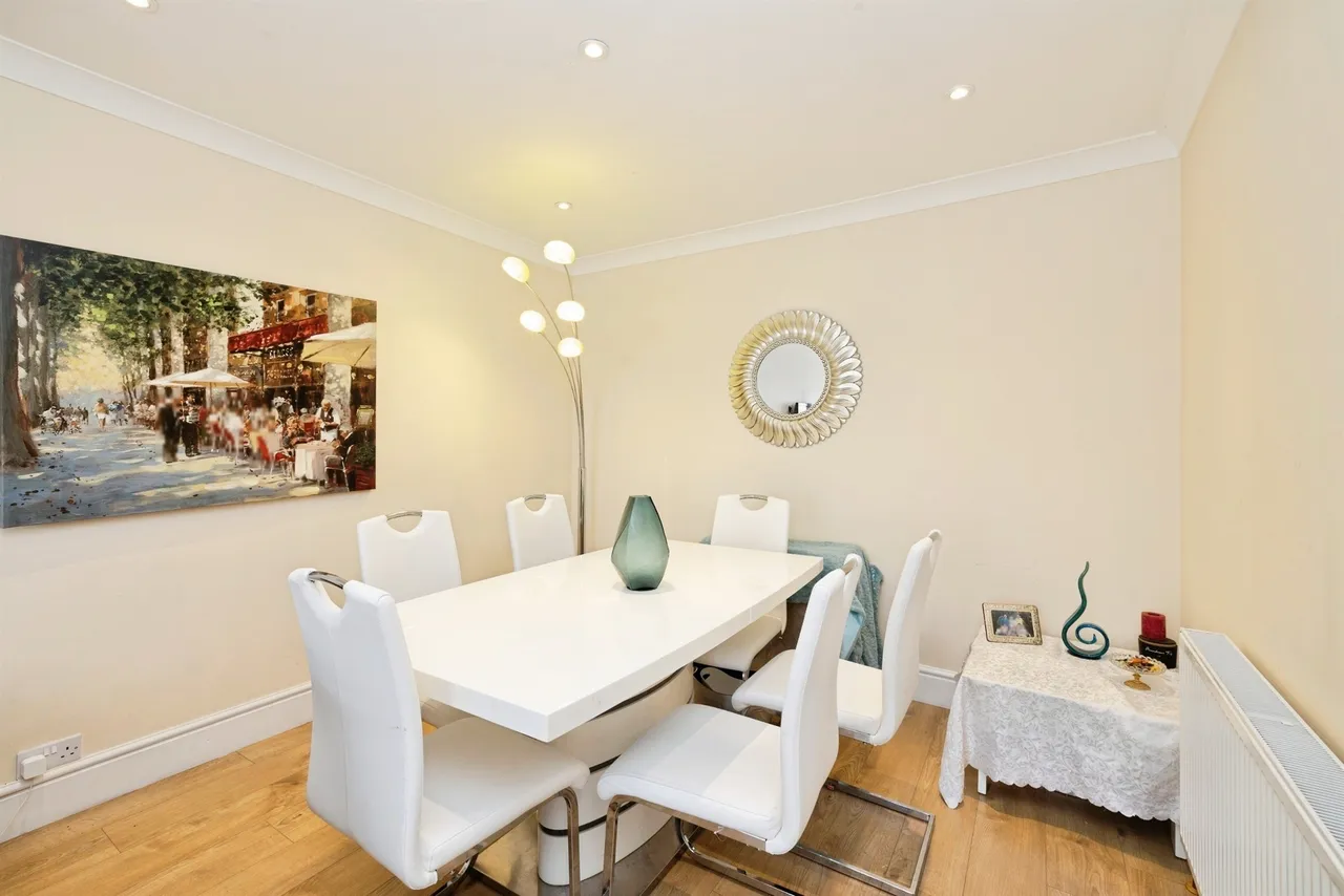 Ashfield Avenue, Bushey, WD23, photo 23