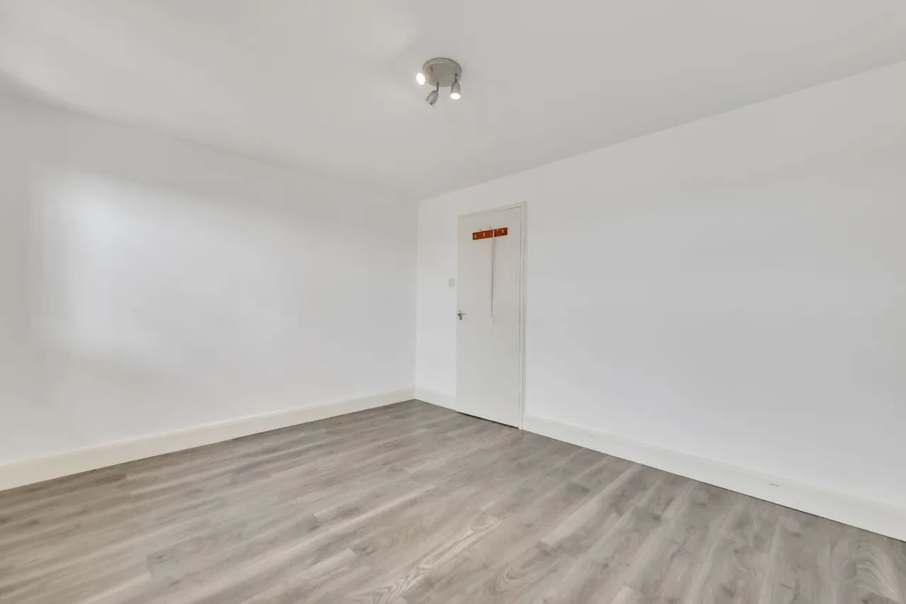Cornmow Drive, London, NW10, photo 9