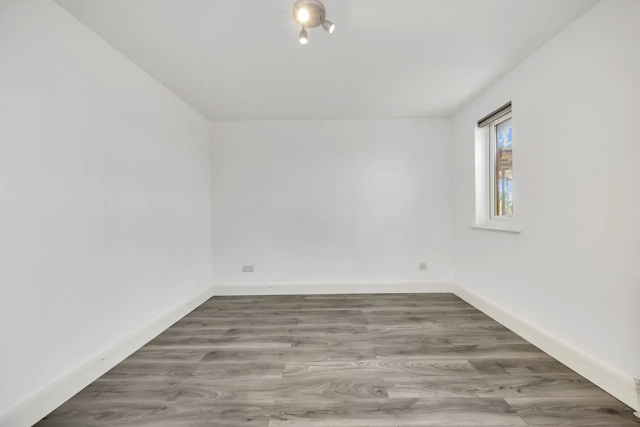 Cornmow Drive, London, NW10, photo 4