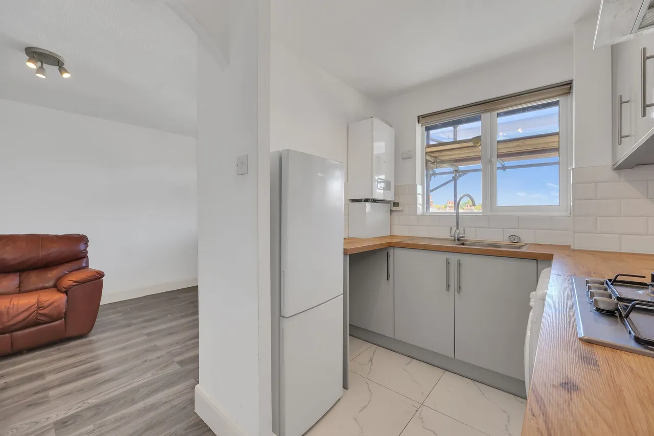Cornmow Drive, London, NW10, photo 11