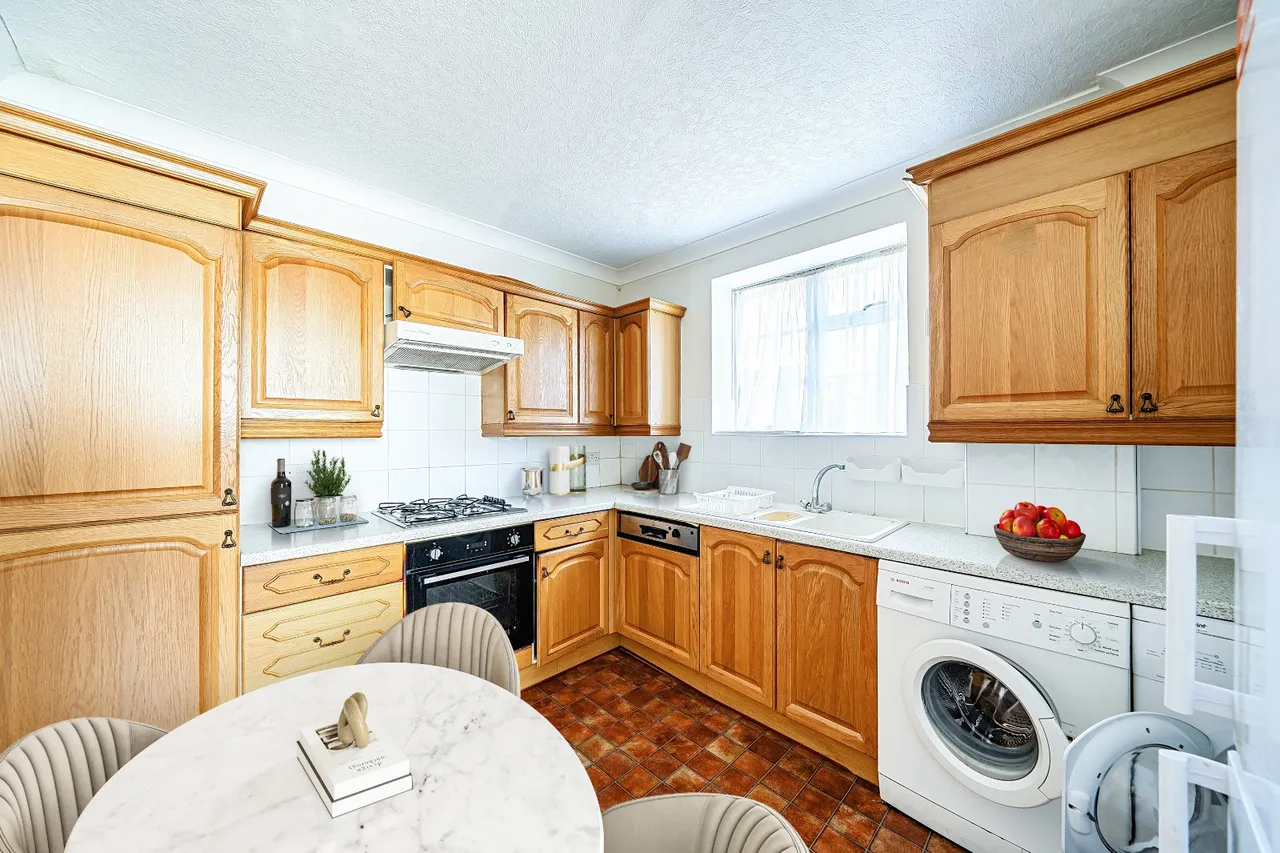 The Green, London, N14, photo 12