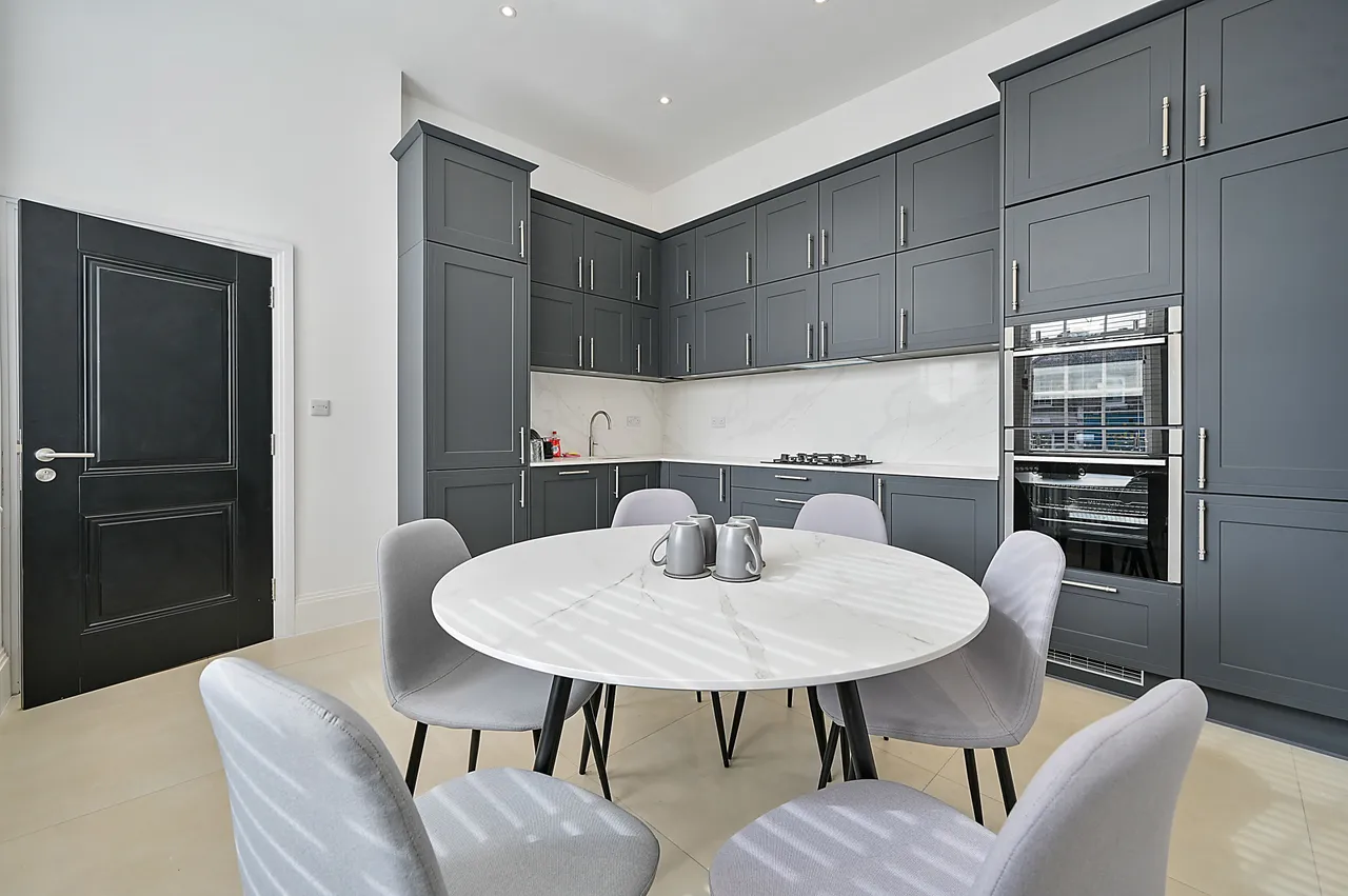 169 Uxbridge Road, London, photo 6