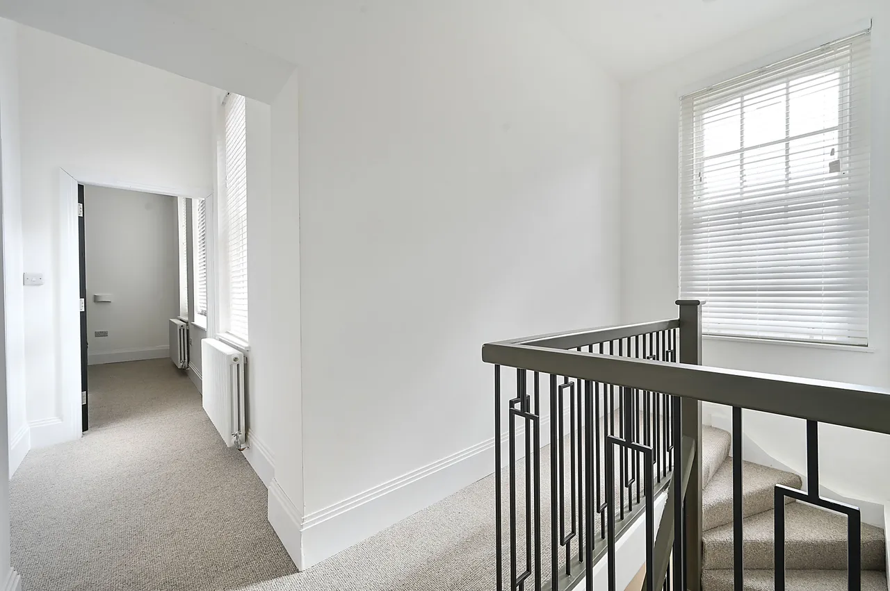 169 Uxbridge Road, London, photo 11