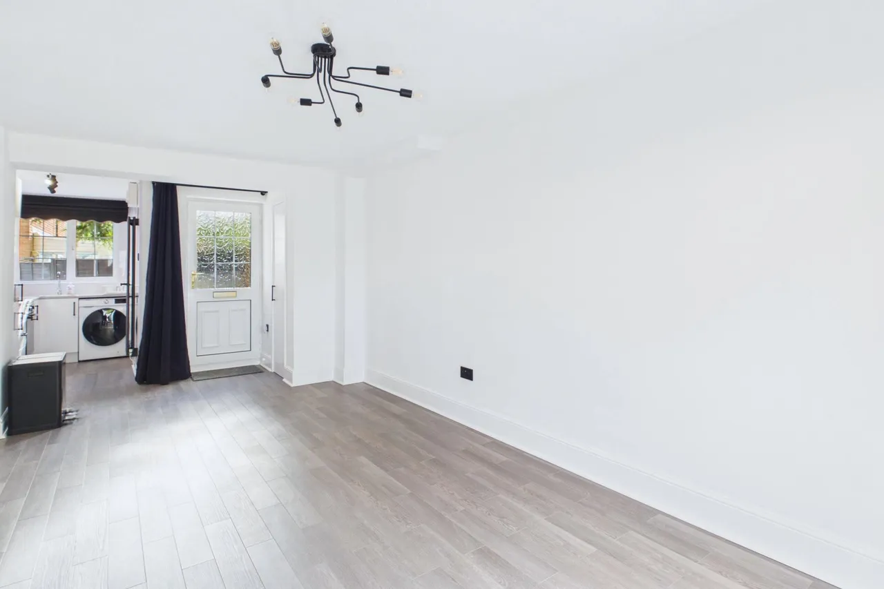 Prince Albert Court, Brockworth, GL3, photo 3
