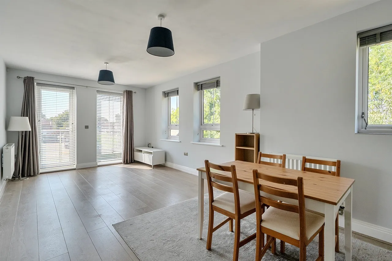 Kingfisher Drive, Maidenhead, photo 3